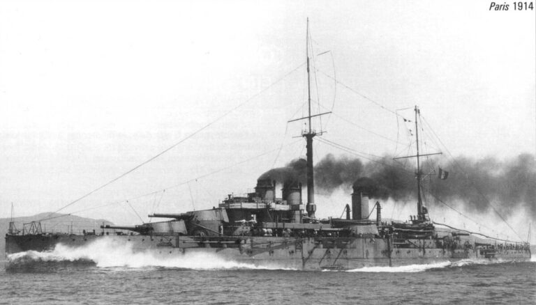 Дредноут «Париж» в 1914 году, третий линкор типа «Курбэ»