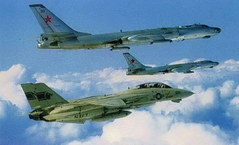 Самолёт-эпоха. Бомбардировщик Туполев Ту-16. СССР
