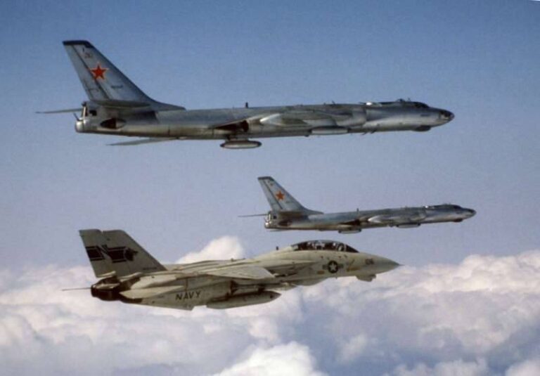 Самолёт-эпоха. Бомбардировщик Туполев Ту-16. СССР