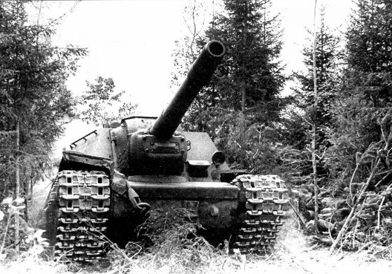 Насколько знаменитые «Зверобои» Су-152 и ИСУ-152 были хороши как истребители танков