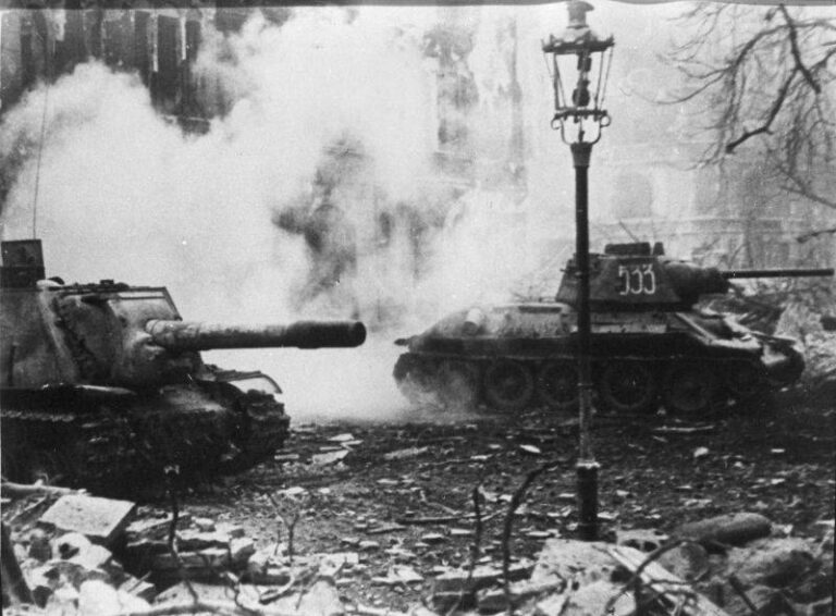 Насколько знаменитые «Зверобои» Су-152 и ИСУ-152 были хороши как истребители танков