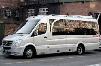 Minibus hire hull