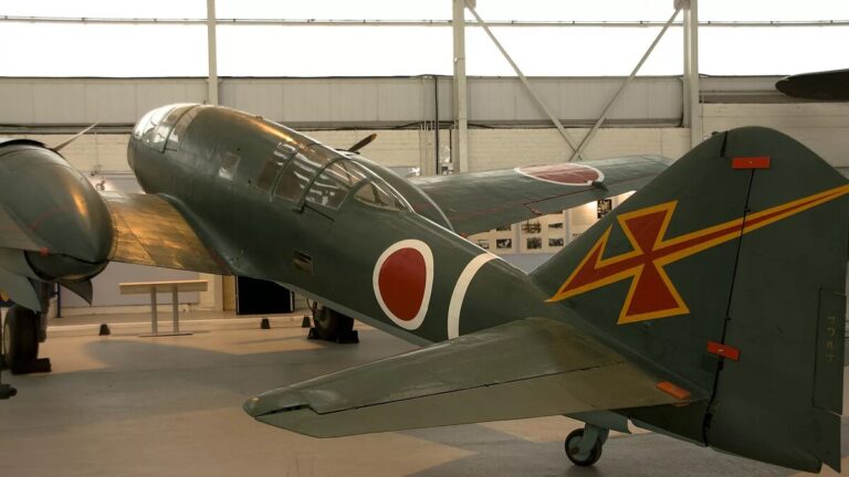 единственный сохранившийся Ki-46
