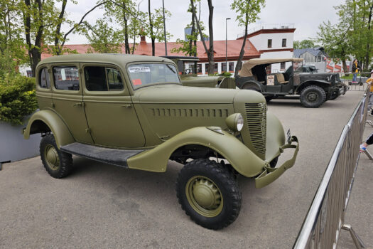 Юрий Пашолок. Собрание военных машин ко Дню Победы Юрий Пашолок. Собрание военных машин ко Дню Победы