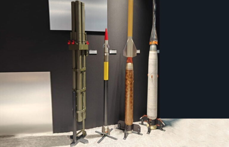 Ракета ТКБ-1055 первая слева