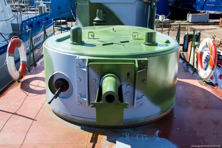 Реплика орудийной башни БКА