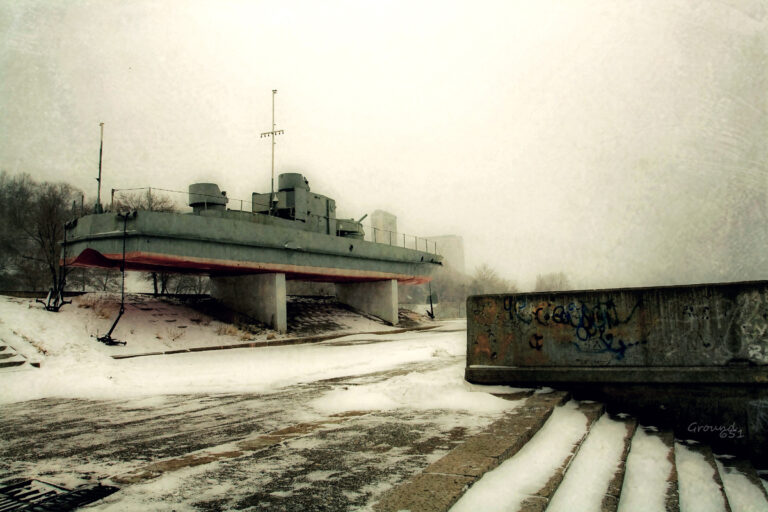 БКА проекта 1125 № 13 в Волгограде сзади