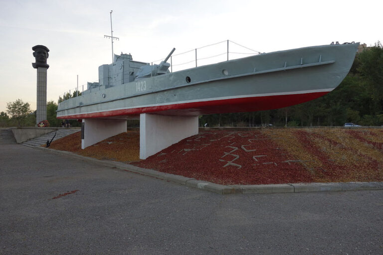 БКА проекта 1125 № 13 в Волгограде спереди