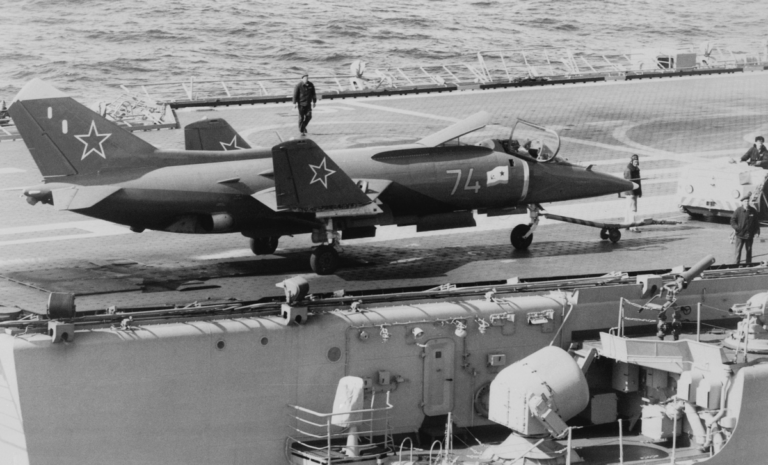 Як-38 на палубе ТАВКР