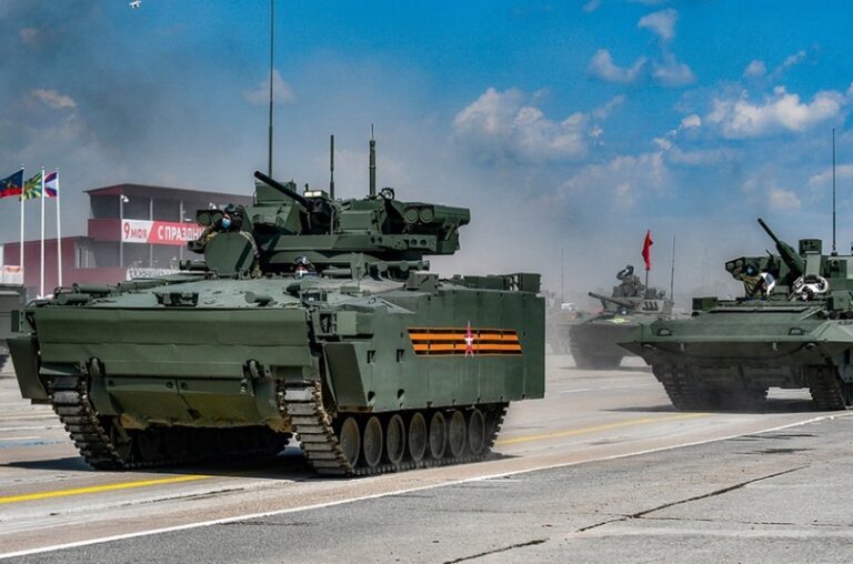 Б-15 на тренировке к параду на 9 мая