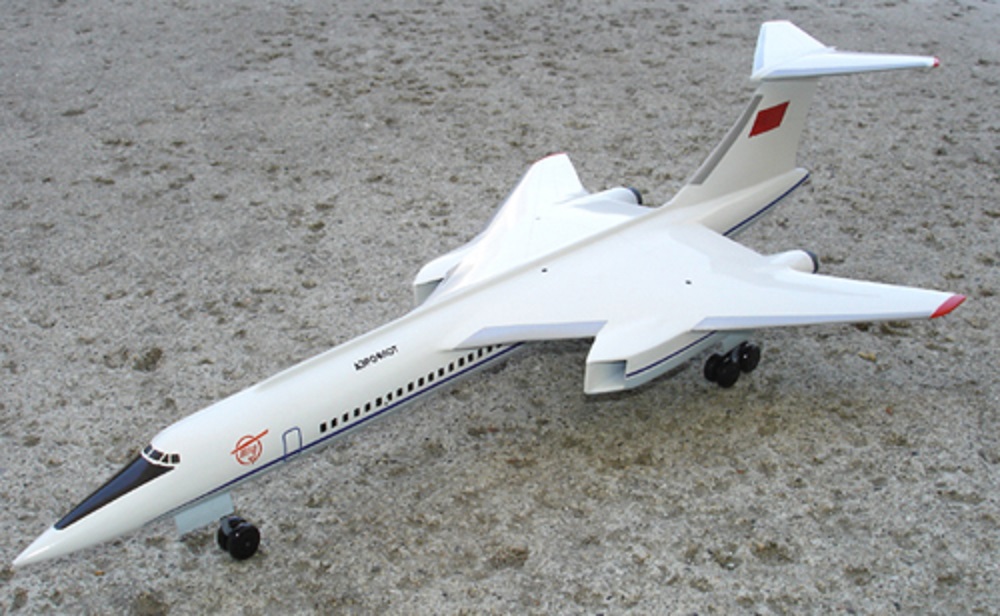 Модель пассажирского сверхзвукового Ту-134
