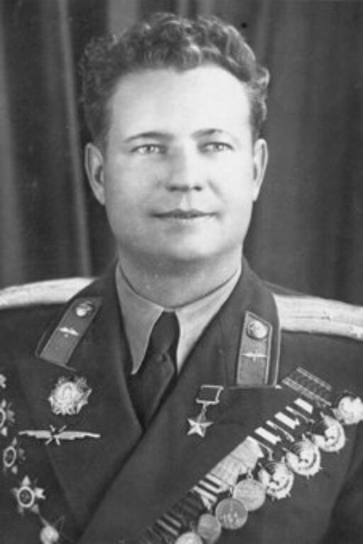 Иван Евграфович Фёдоров (10 [23] февраля 1914, Харьков — 12 февраля 2011, Москва) — советский лётчик-истребитель, лётчик-испытатель, Герой Советского Союза (05.03.1948), полковник (28.05.1944)