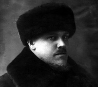 Он же в начале 30-х годов, когда был пик его кипучей деятельности