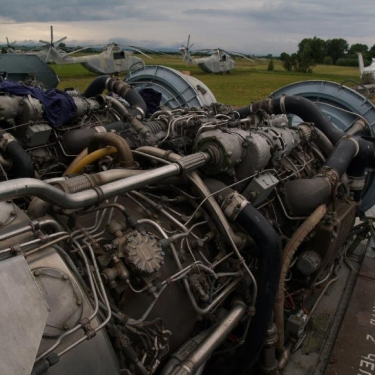 5.Двигатели Д-136 на вертолете Ми-26.Двигатели Д-136 на вертолете Ми-26.