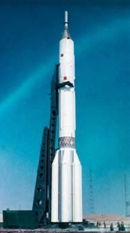 (РН «Протон» с ТКС под головным обтекателем)