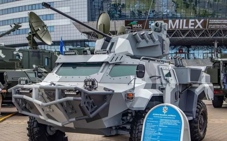 Белорусский комбинированный модуль Адунок БМ-30 установлен на разведывательной машине Кайман