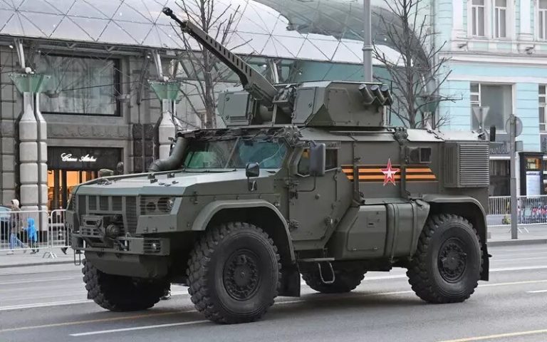 Российский пулеметно-пушечный комплекс 32В01 на бронеавтомобиле крылатой пехоты Тайфун-ВДВ