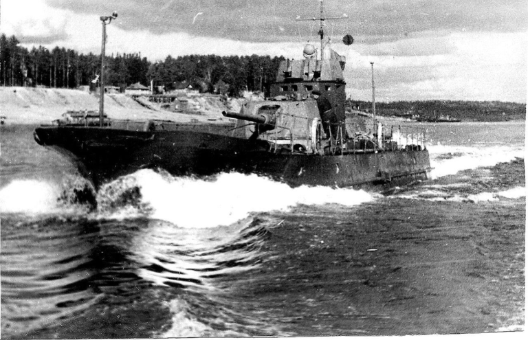 Малый бронекатер проекта 191 во время испытаний на Каме
