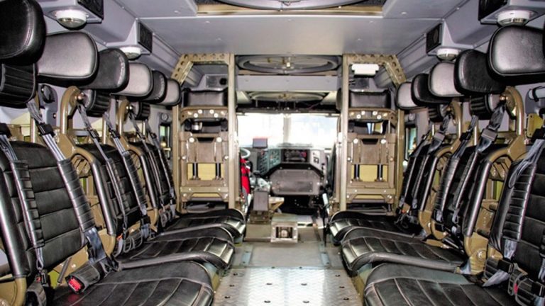 На фотографии: бронемашина «Тайфун-У», десантное отделение. Фото из открытых источников.