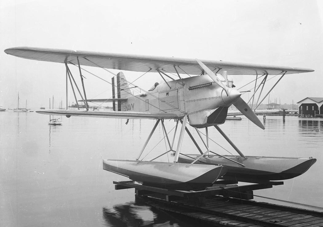 поплавковый гидросамолет-истребитель F6C-1. Снимок airwar.ru