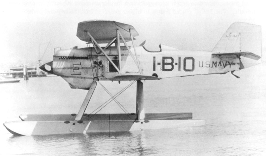 поплавковый гидросамолет-истребитель F6C-3. Снимок airwar.ru