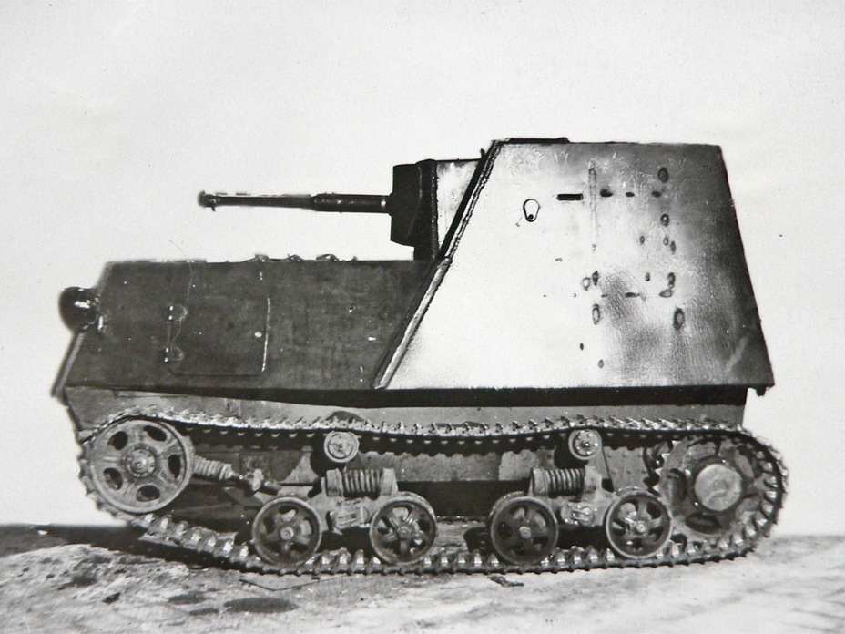 Опытный образец ХТЗ-16, август 1941 года