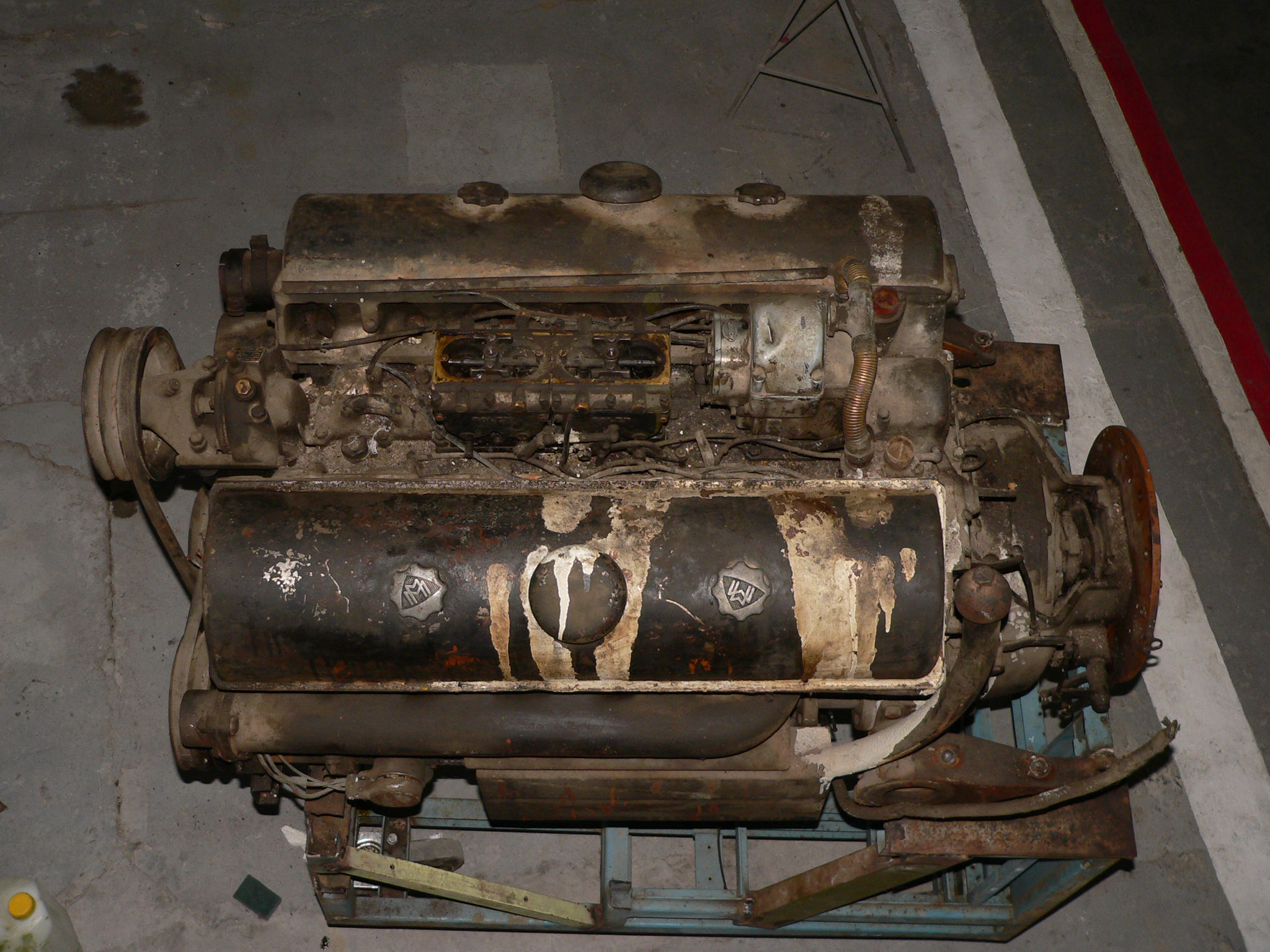 Следует отметить, что просто так этот мотор на другой танк не поставить - посадочные другие