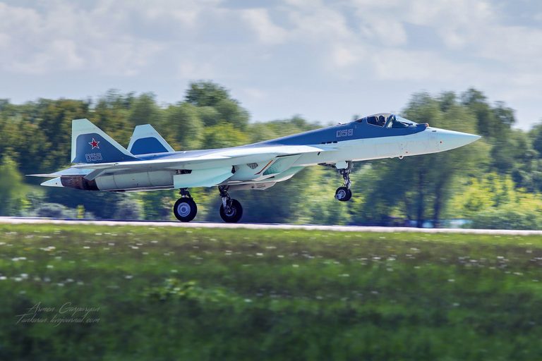 Один из первых полётов, пока ещё Т-50