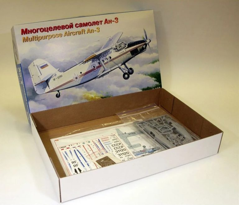 Сборная модель российского легкомоторного самолёта АН-3. Масштаб: 1/144. Производитель: "Восточный экспресс"