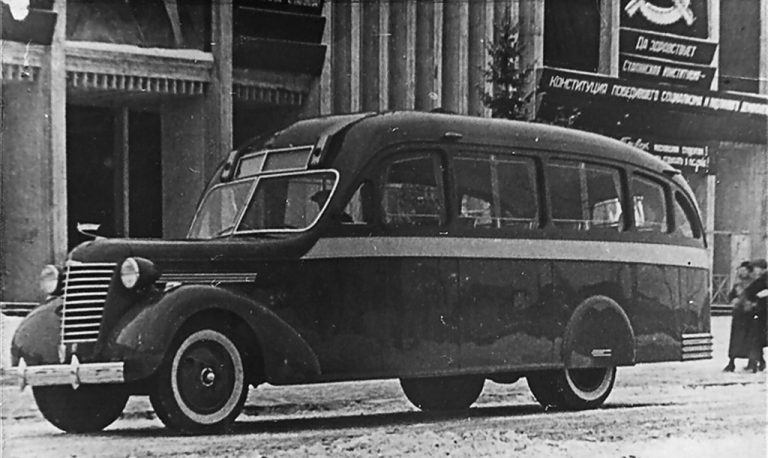 Автобус, спроектированный на московском заводе «Аремкуз» одновременно с ЗИС-16