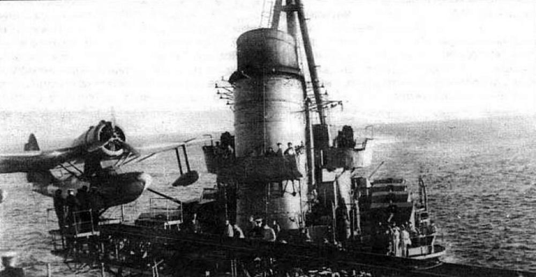 Бе-4 перед стартом с крейсера "Калинин", ТОФ, июль 1946