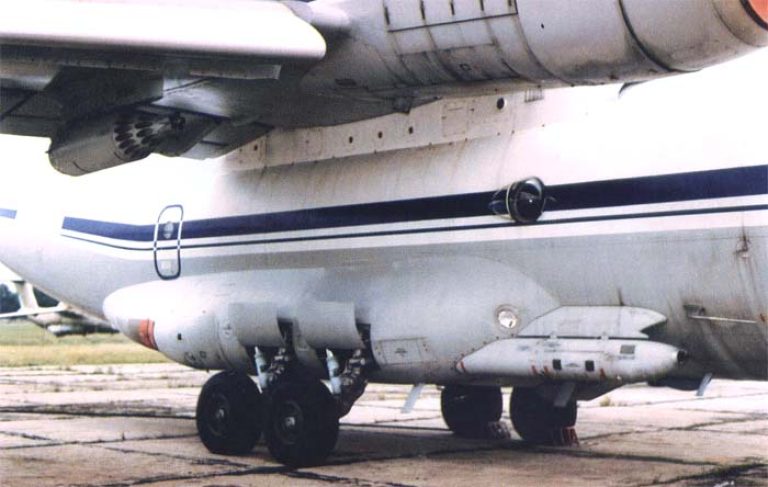 Арсенал Ан-72П - пушка и блок НАР