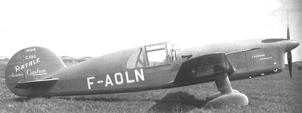 второй прототип Caudron-Renault C.690M (F-AOLN). Снимок airwar.ru