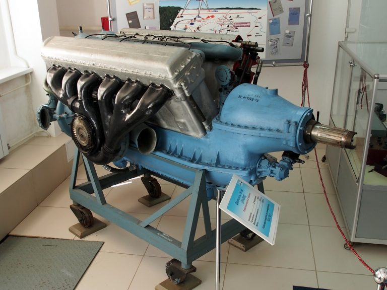 Советский дизельный авиационный двигатель АЧ-30 