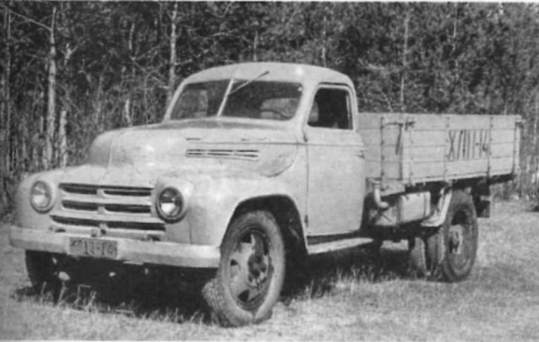 Опытный УАЗ-302 (1950 год)

