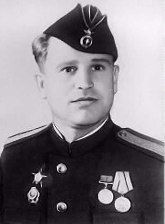 Старший краснофлотец Александр Морухов