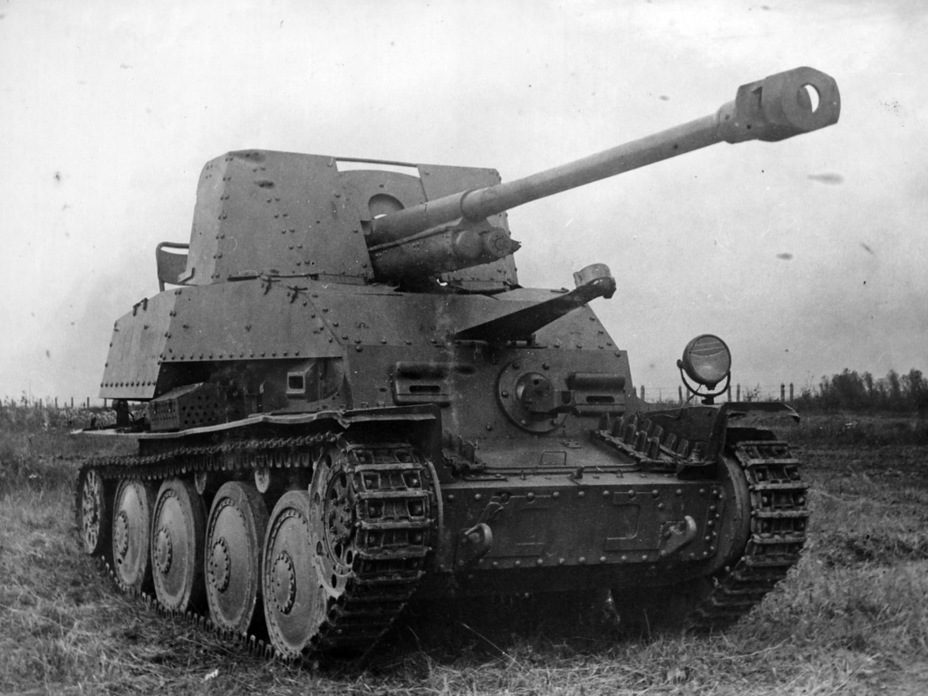 Трофейный истребитель танков на НИБТ Полигоне, лето 1943 года