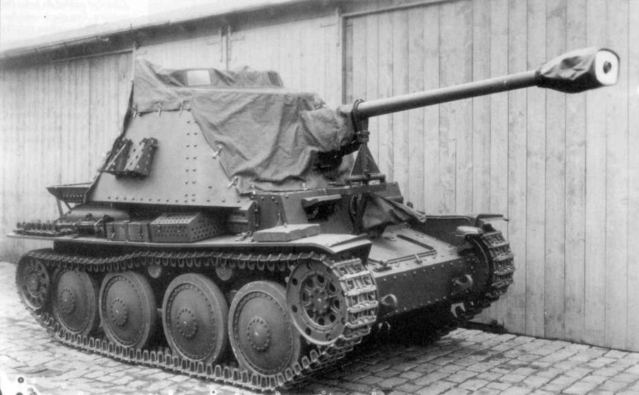 Серийная 7.5 cm Pak 40 auf Pz.Kpfw.38(t). На снимке видно, как крепился тент