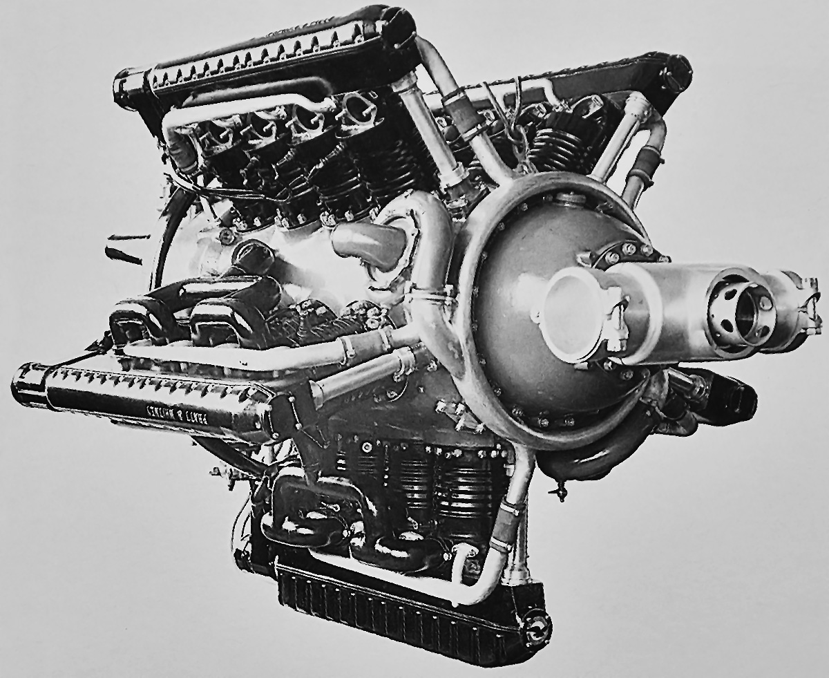 Pratt & Whitney R-2060 Yellow Jacket был экспериментальным двигателем жидкостного охлаждения. Обратите внимание на кольцевой коллектор охлаждающей жидкости, расположенный вокруг передней части двигателя и подававший воду обратно к водяным насосам