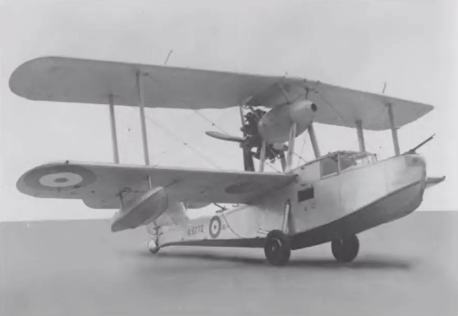 летающая лодка Supermarine Walrus (K5772) – первая серийно-изготовленная лодка для Королевских ВВС