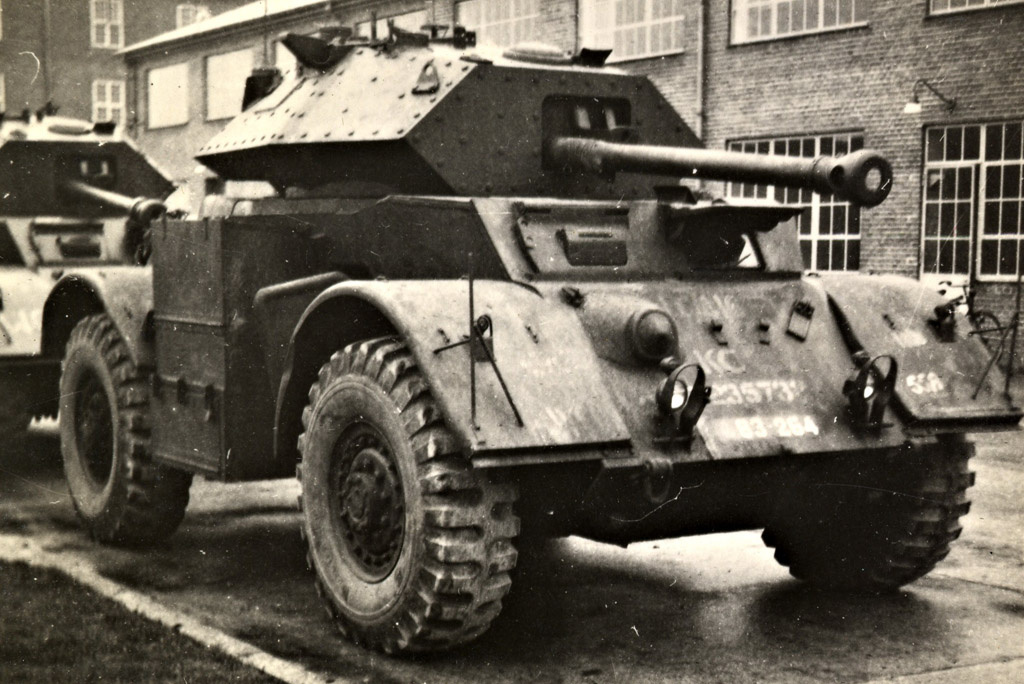 А в 1945 году появились еще и бронемашины вроде Staghound III