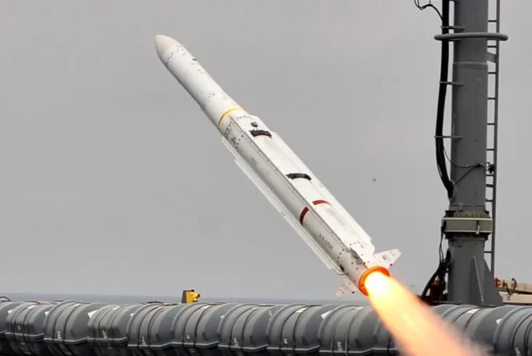 Block 1 ESSM сразу после запуска. USN