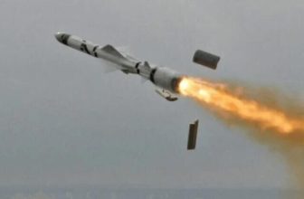 Российская крылатая ракета П-800 в полете