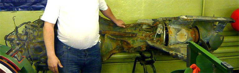Фрагменты торпеды 65-76А с борта ПЛАРК "Курск". Хвостовая часть и двигатель. Музей г.Мурманск