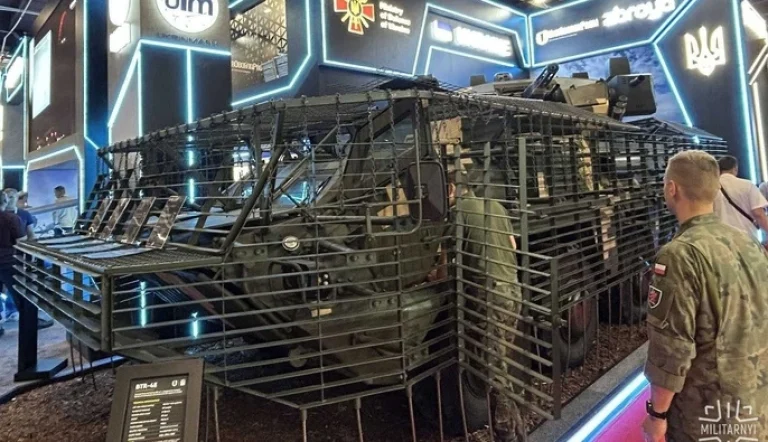 Модернизированный БТР-4Е с комплексом РЭБ и дополнительными антидроновыми средствами

