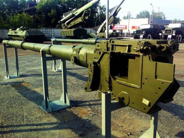 Д-81ТМ (Индекс ГРАУ — 2А46) — советская гладкоствольная танковая пушка