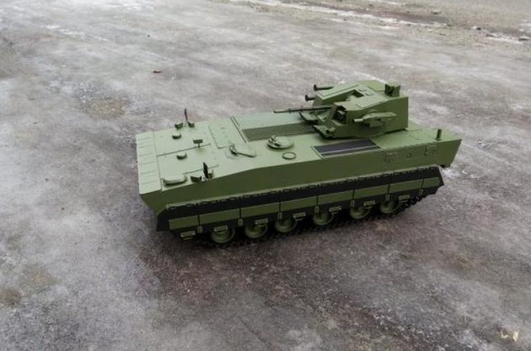 Макет первоначального варианта БМП