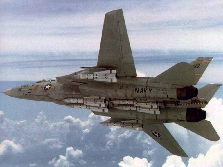 F-111 с боекомплектом 