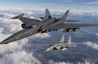 F/A-111X в полёте рядом с F-15C