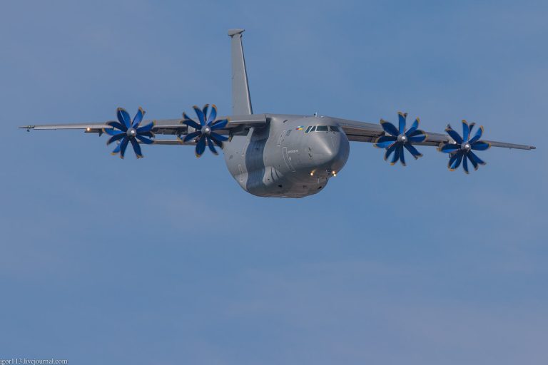Ан-70 - единственный в мире серийный транспортный самолет с винтовентиляторными двигателями